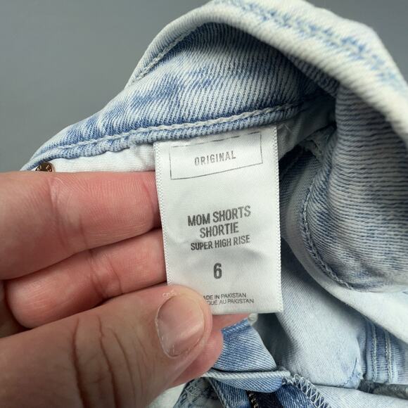 Express Super High Rise Shorts Light Wash Cuffed Mom Fit Vintage Look Sz 6 - Picture 5 of 6